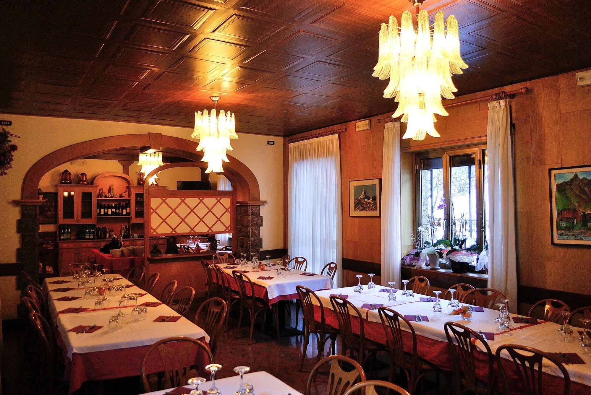 Albergo Morandi Valbondione Bagian luar foto