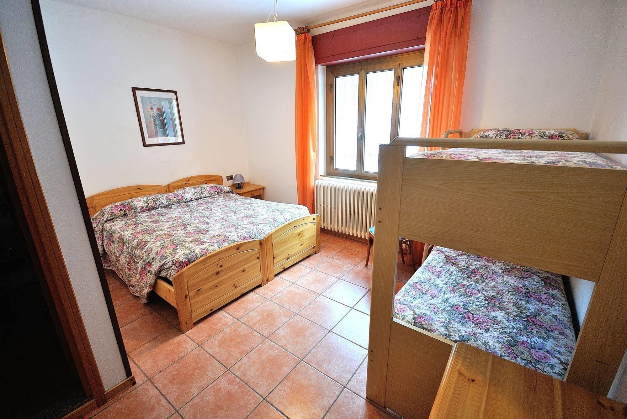 Albergo Morandi Valbondione Bagian luar foto