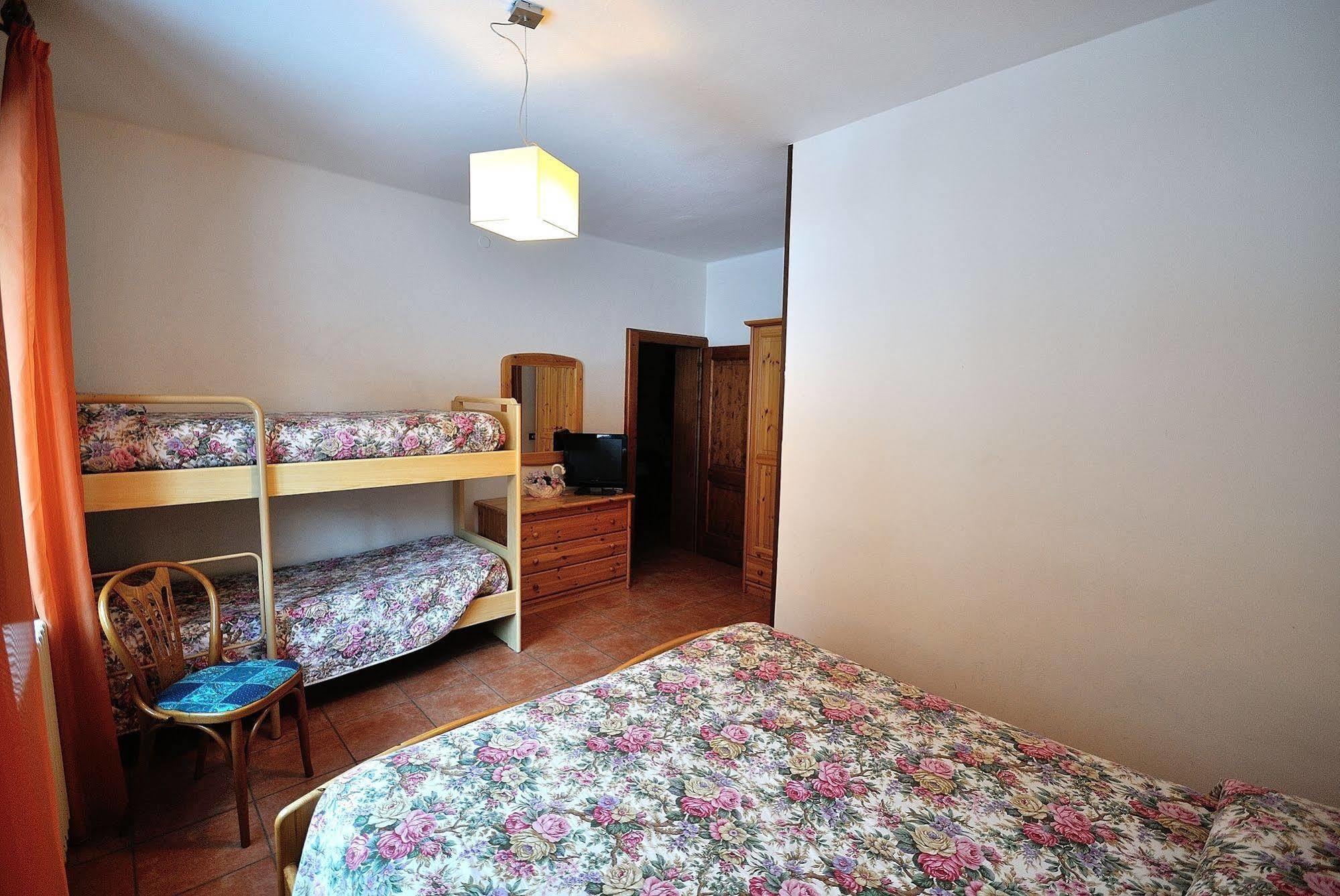 Albergo Morandi Valbondione Bagian luar foto